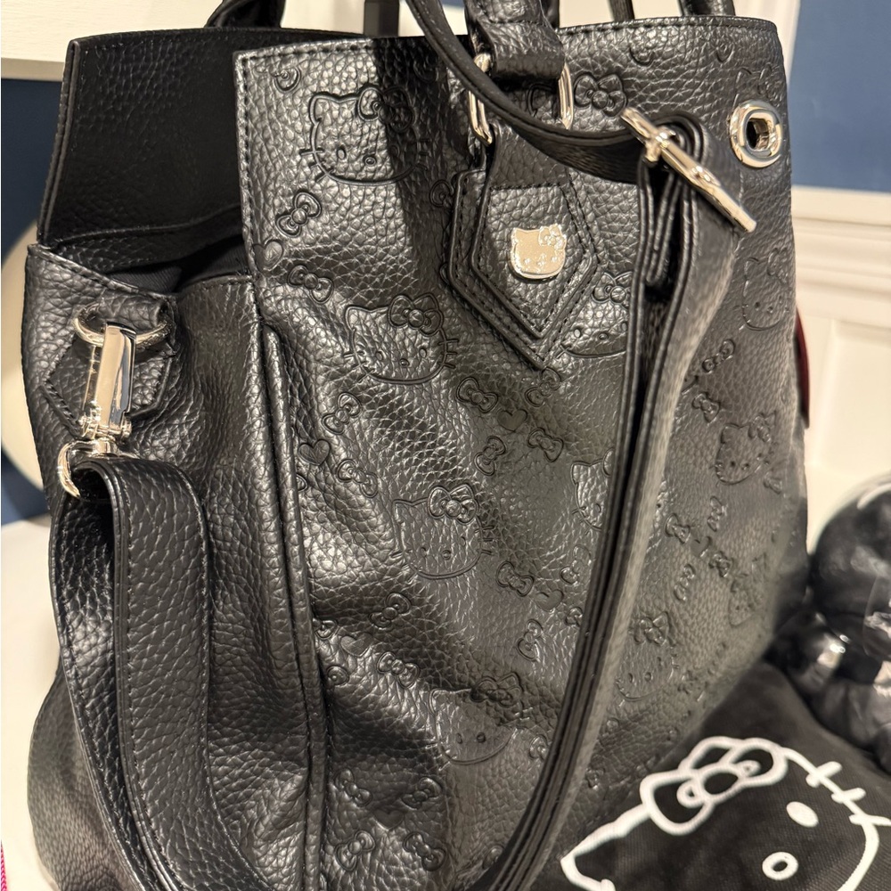 Vintage Hello Kitty Black Embossed Leather Tote - Picture 4 of 13